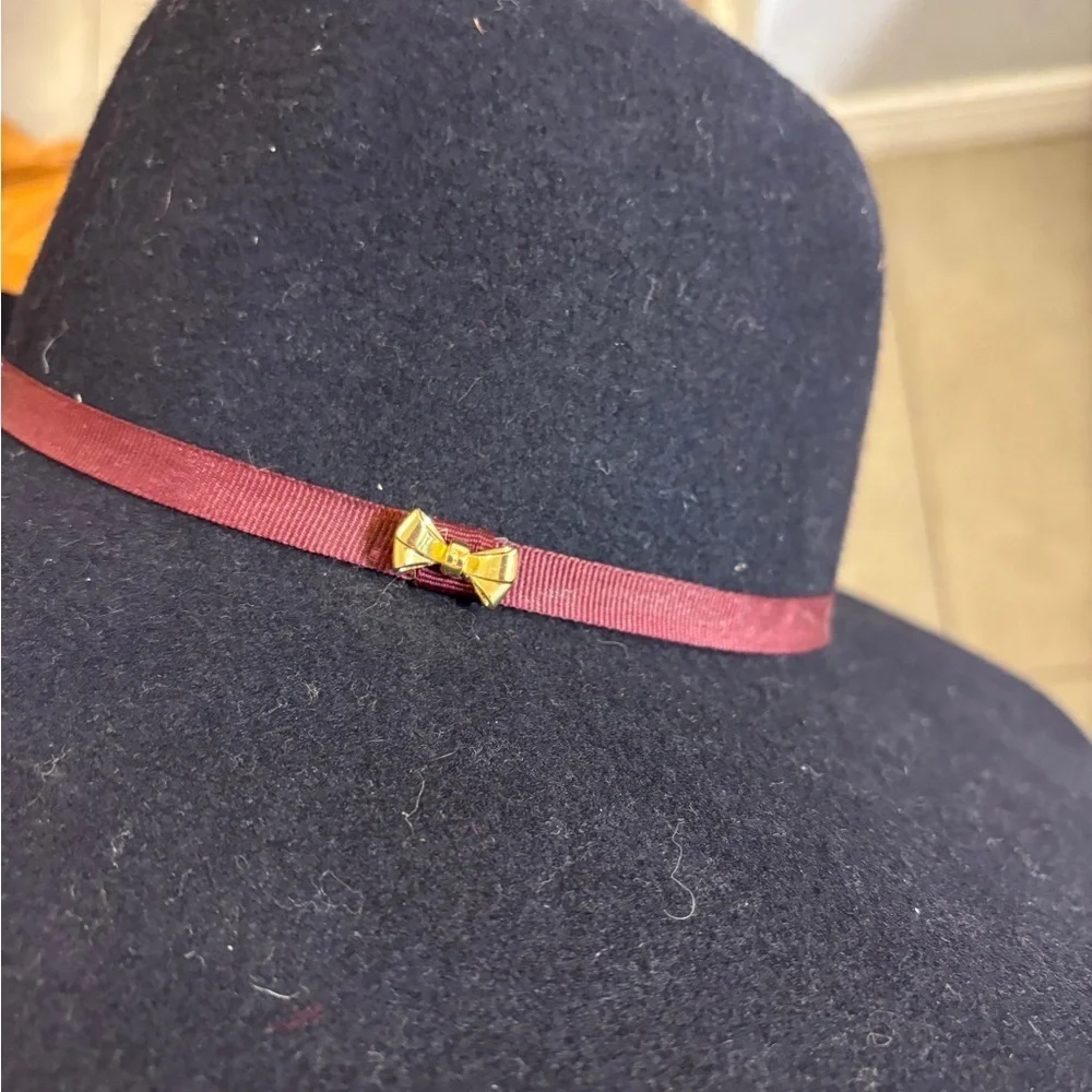 Ted Baker Stylish Black woman’s Wide-Brim Hat with burgundy Band and gold bow